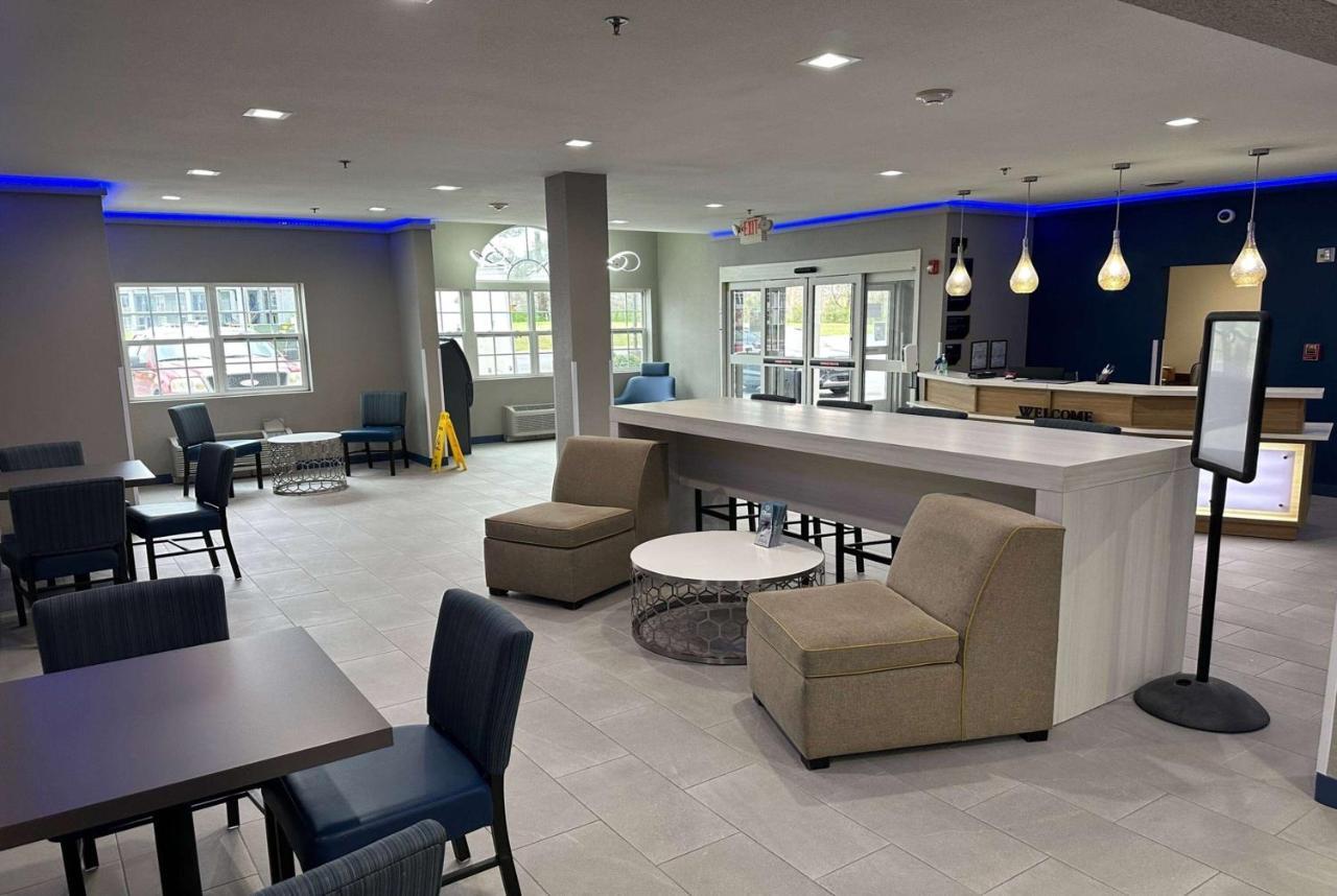 Microtel Inn & Suites By Wyndham Manchester - Newly Renovated Exterior photo