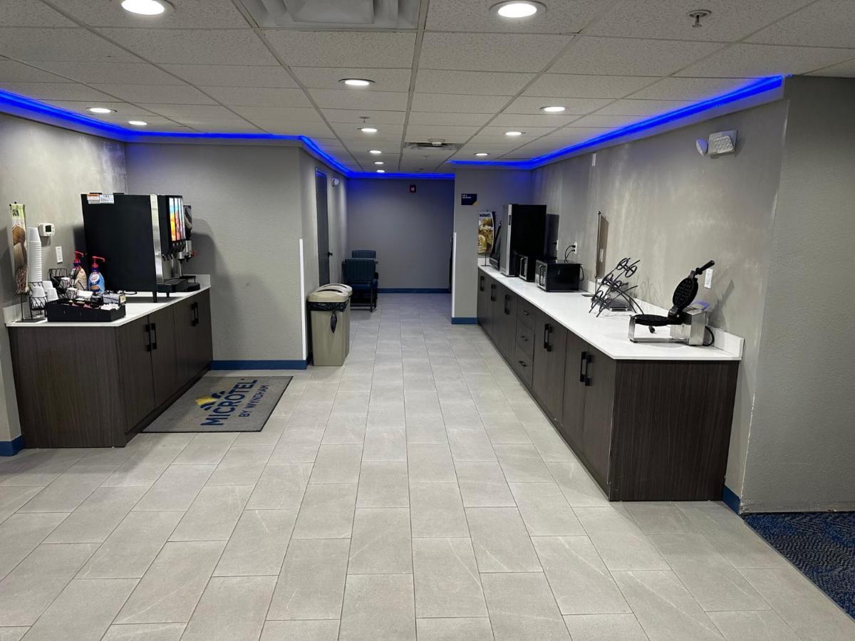 Microtel Inn & Suites By Wyndham Manchester - Newly Renovated Exterior photo