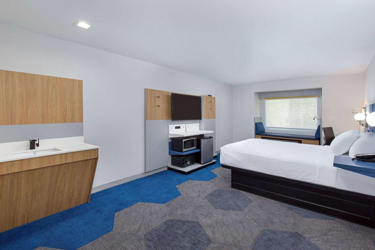 Microtel Inn & Suites By Wyndham Manchester - Newly Renovated Exterior photo